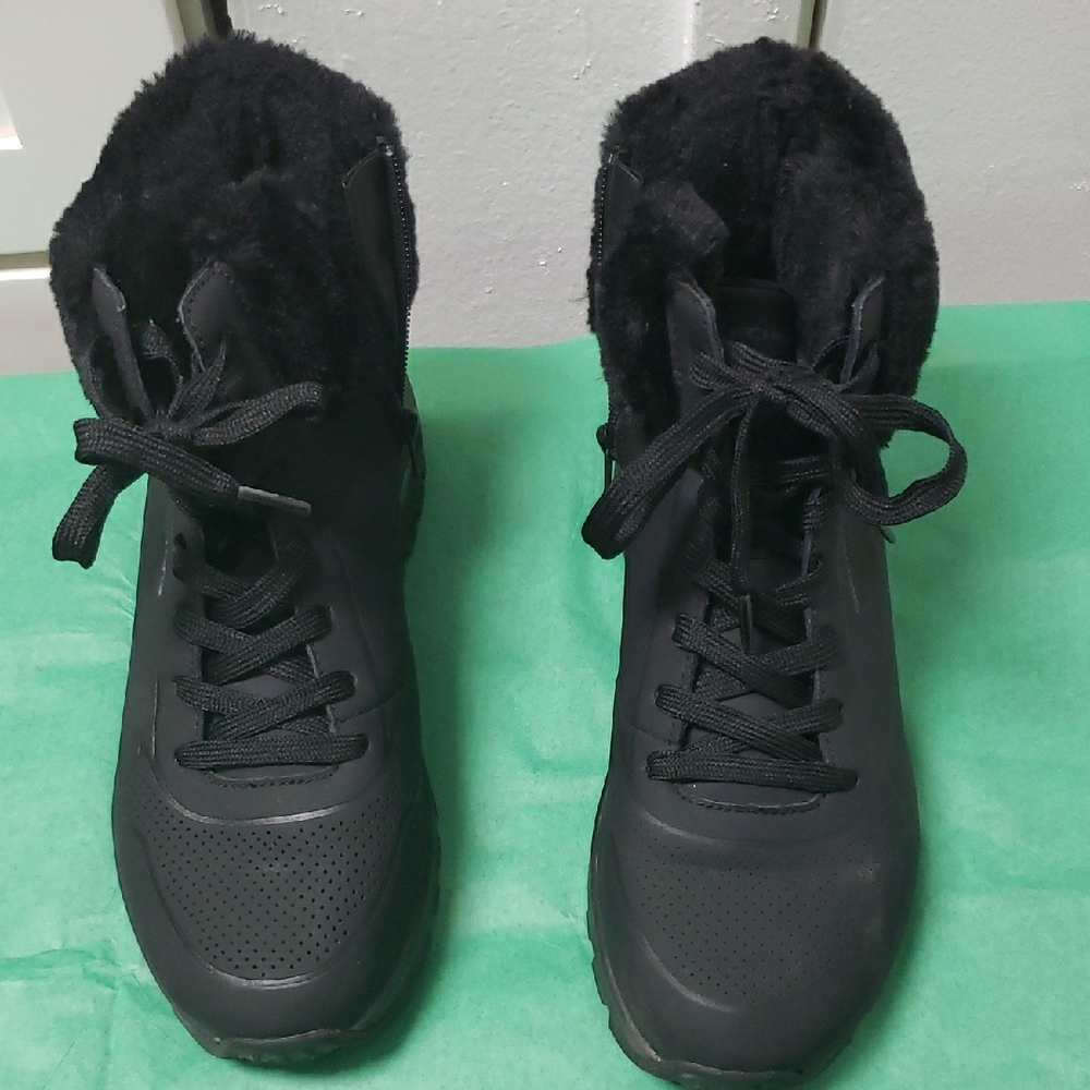 Women's Black Fur-Lined Boots